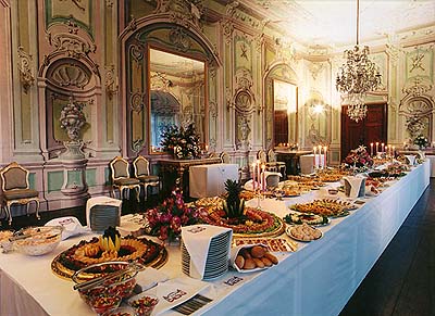 Reception table in the Hall of Mirrors in the Český Krumlov Castle 