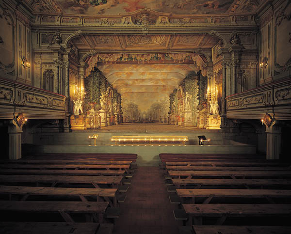 Stage of Český Krumlov Castle Theatre - garden scene, 1999, foto: Věroslav Škrabánek