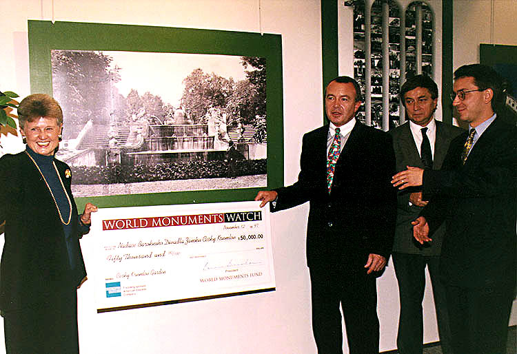 Representative of World Monuments Watch during grant presentation for reconstruction of the Cascade Fountain