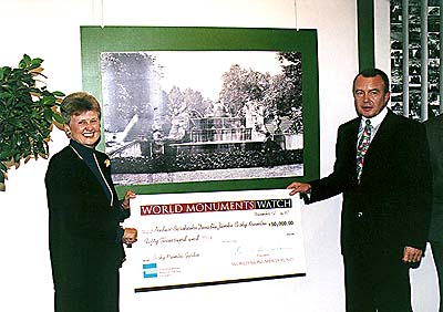 Representative of World Monuments Watch during presentation of grant for reconstruction of Cascade Fountain 
