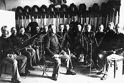 Tzv. Schwarzenberská granátnická kapela na počátku 20. století, historické foto 