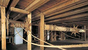 Rumpály na ovládání kulisových rámů v mašinerii zámeckého divadla Český Krumlov, 1999, foto: Věroslav Škrabánek 