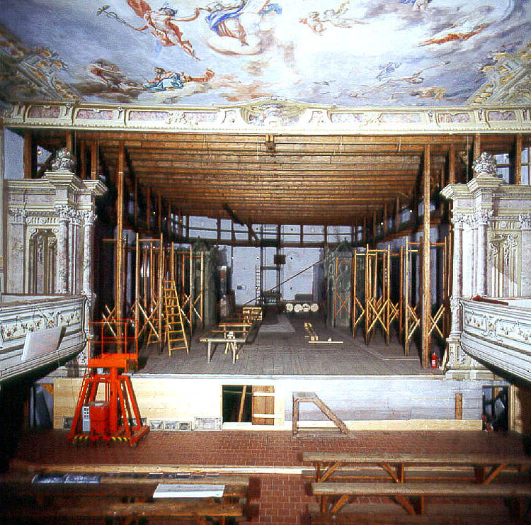 Zustand des Schlosstheaters in Český Krumlov im Jahre 1993