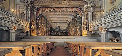 Schlosstheater in Český Krumlov, Gesamtblick - auf der Bühne die Dekoration 