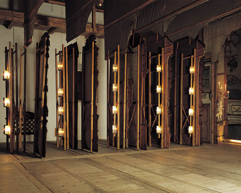 Latten mit der Beleuchtung (Kopien) auf den Kulissen im Schlosstheater in Český Krumlov, 1999, Foto: Věroslav Škrabánek
