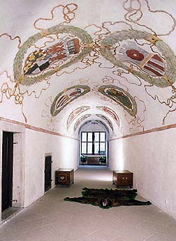 Český Krumlov Castle, Rosenberg coat-of-arms corridor 