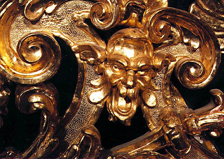 Schloss Český Krumlov, Goldene Kutsche, Detail des vergoldeten Schnitzwerkes
