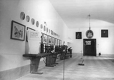 Reinstallation of the historic interiors of the II. tour route of the Český Krumlov Castle, condition of the hall before reinstallation 