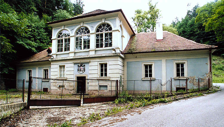 Gebäude U vodotrysku (An der Fontäne), Zustand vor der Rekonstruktion