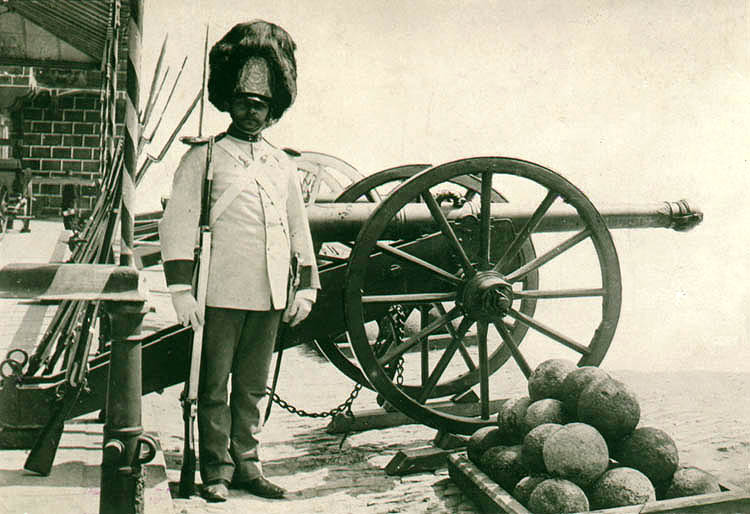 Schwarzenberg grenadiers' guard on 2nd castle courtyard in Český Krumlov, historical photo
