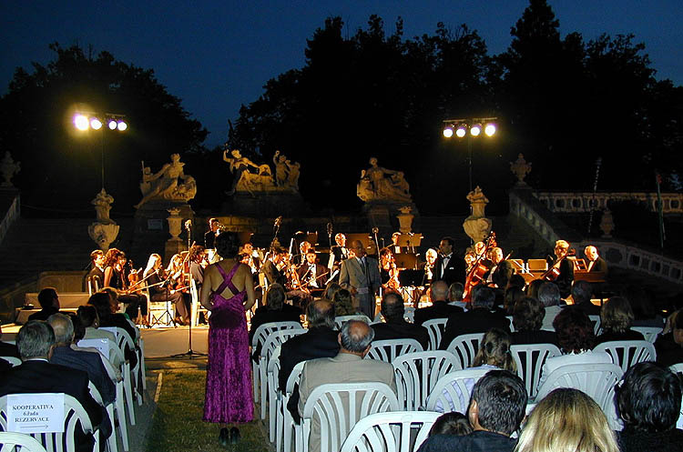 Státní hrad a zámek Český Krumlov, koncert v zámecké zahradě, 1999, foto: Pavel Slavko