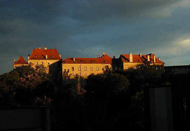 Schloss Český Krumlov, Ansicht von der Nordseite. Magische Abendatmosphäre, Foto: Zdena Flašková