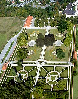 Český Krumlov Castle Gardens, lower partiere, areal photo, foto: Lubor Mrázek 