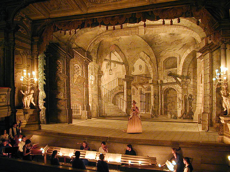 Schloss Český Krumlov, Probeproduktion im Schlosstheater - Auftritt des Ensembles Cappella Accademica, August 1999, Foto: Libor Sváček