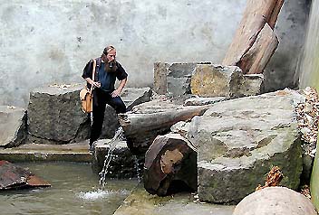 Architect Václav Špoula, author of the renovation project of the bear moat at Český Krumlov Castle, August 1999, foto: Lubor Mrázek 