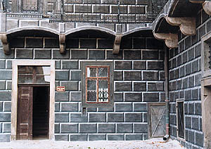Chateau Český Krumlov, New burgrave's house, detail of south facade, after reconstruction, foto: J. a P. Novotný, 1998 