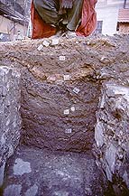 The Český Krumlov Castle; the drainage canal dating from the 13th century and its dump layers dating from the 15th century, foto: Michal Ernée, 1994 