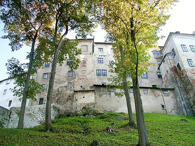 Zámek Český Krumlov, Horní hrad, severní fasáda, detail s gotickým portálkem, 2000, foto: Zdena Flašková 