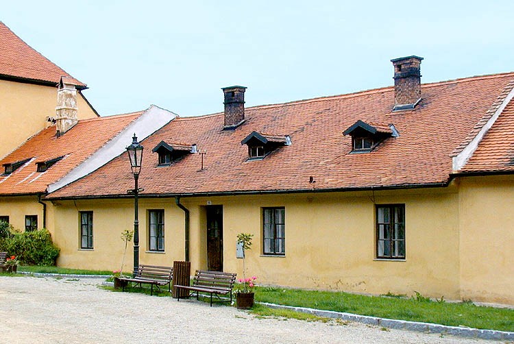 Zámek č.p. 195, 2000 ,foto: Pavel Slavko