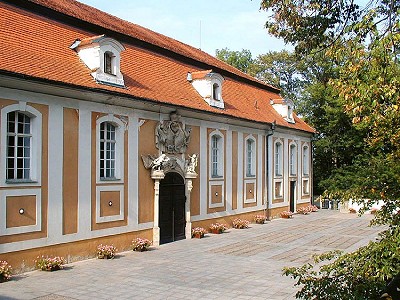 Zámek č.p. 178 - Zámecká jízdárna, jižní průčelí, 2000, foto: Pavel Slavko 