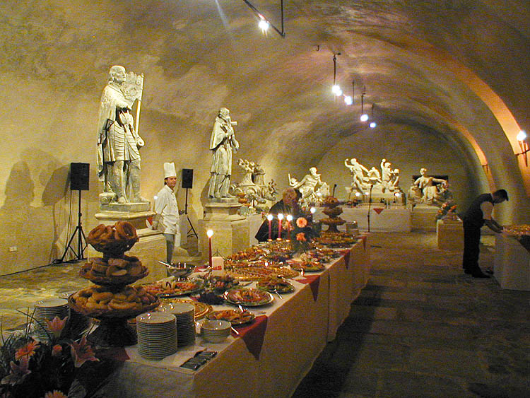 Státní hrad a zámek Český Krumlov, Lapidárium, zážitková gastronomie, 2001, foto: Lubor Mrázek