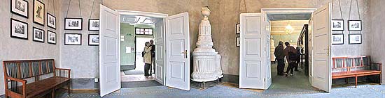 The Castle No.59 – the Mint, cash-desk centre, the grey-coloured room, panoramic photo, 2001, foto: Lubor Mrázek The Castle No.59 – the Mint, cash-desk centre, the grey-coloured room, panoramic photo, 2001, foto: Lubor Mrázek
